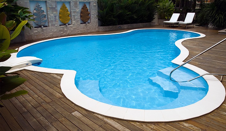 Deciding Factors for the Right Shape of Your Backyard Swimming Pool