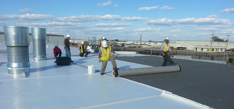 Top Helpful Tips for Commercial Roofing Installation to Save Up Some Expenses