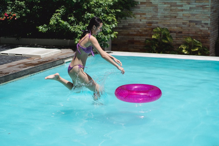 Looking After a Domestic Pool in a Holiday Villa