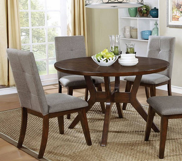 choose the dinning table according to your available space