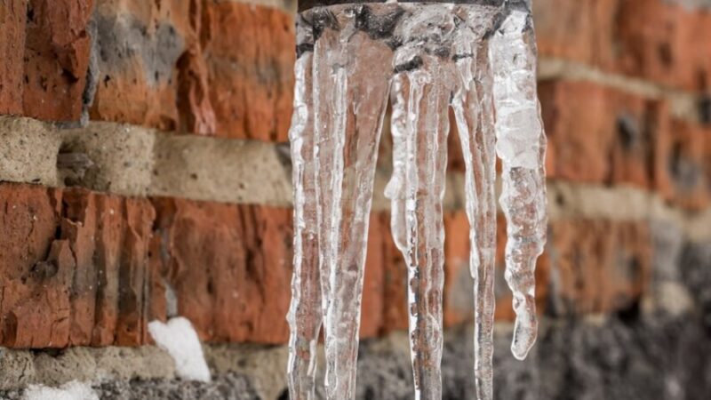 How to Drain Pipes for Winter: 6 Simple Tips to Avoid Damage