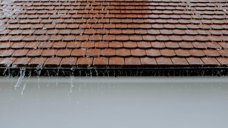 5 Simple Tasks to Prepare Your Roof  for Winter