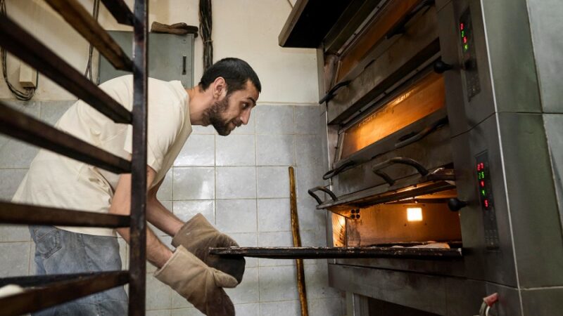 How to Prevent Grease Build-Up in a Rental Oven